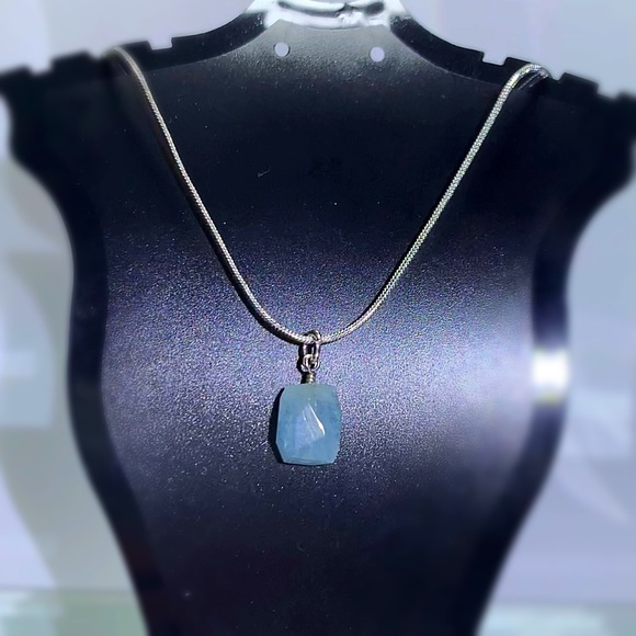 Healing Aquamarine Gemstone Necklace! - Picture 2 of 6